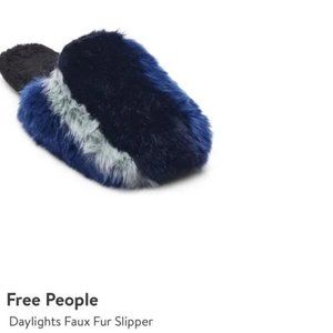 New in Box Free People slipper/ sandal size 9